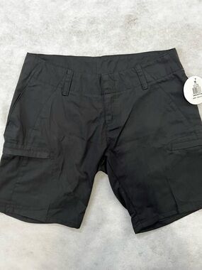 Oakley Women's 10 Cargo Shorts Black Zipper Pockets Hiking Golf NWT
